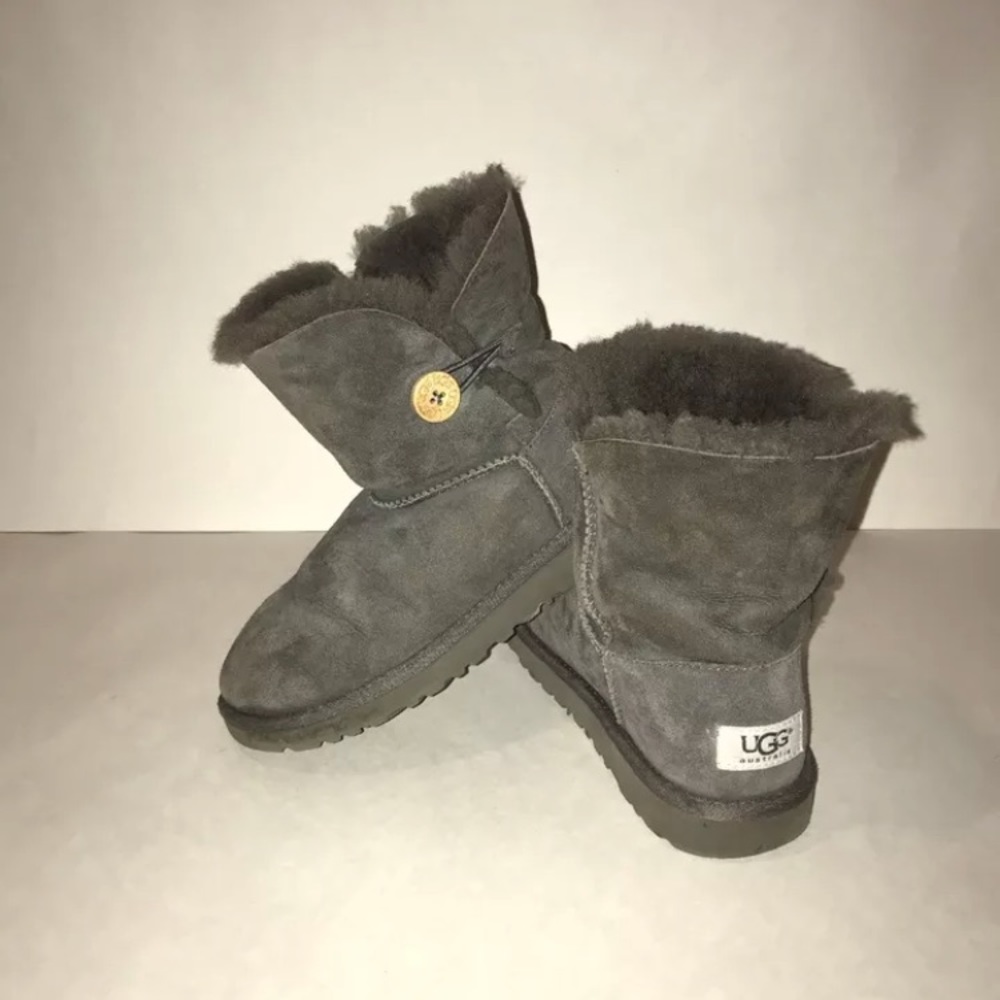 UGG Australia Gray Bailey Buttons- Size YOUTH3